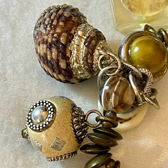 Boho Beach chic charm bracelet elastic band with stones, silver charms, shells - Picture 6 of 8